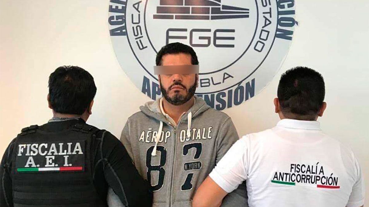 Alcalde de Tehuacán está preso pero sigue al mando