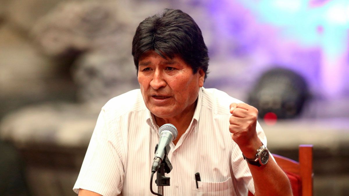 Dan CURP de extranjero a Evo Morales