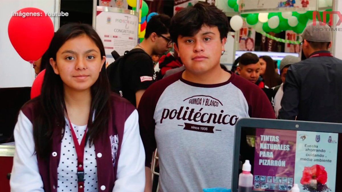 Crean alumnos del IPN tinta para plumón con flor de Jamaica