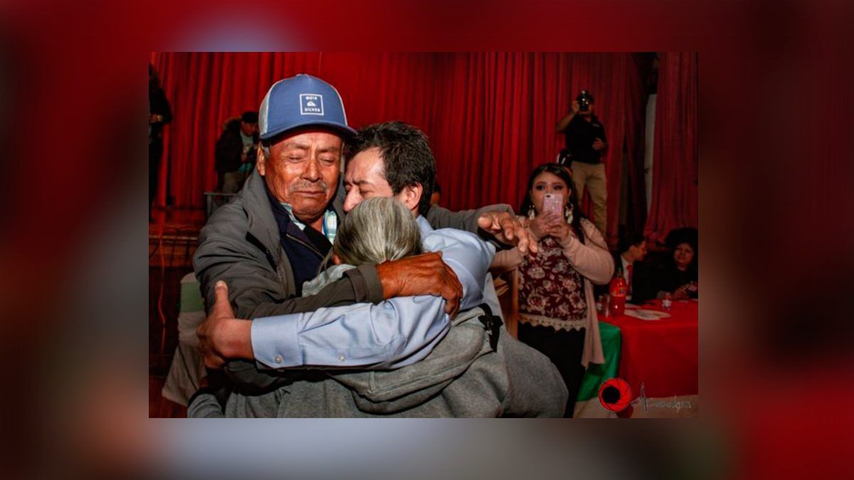 Visitan adultos mayores a sus familiares en Estados Unidos