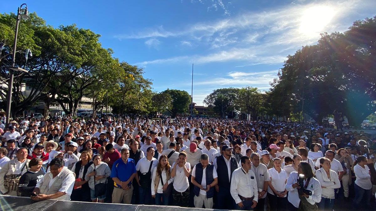 Alcaldes se manifestaron en el Zócalo de Cuernavaca