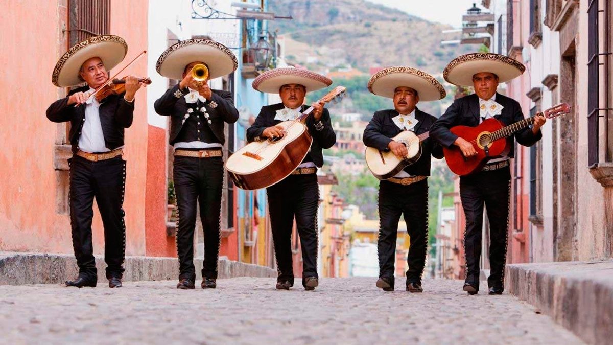 Causa polémica interpretación de “Mátalas” durante evento oficial