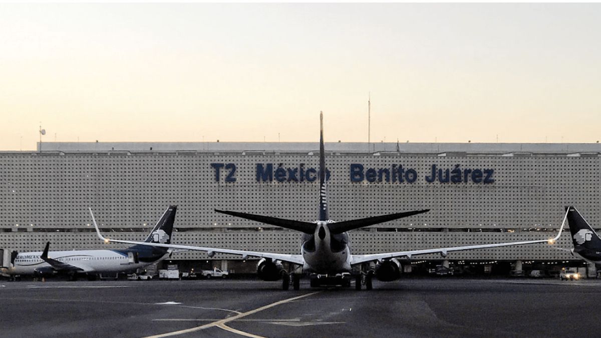 24 Morelos Avión AICM