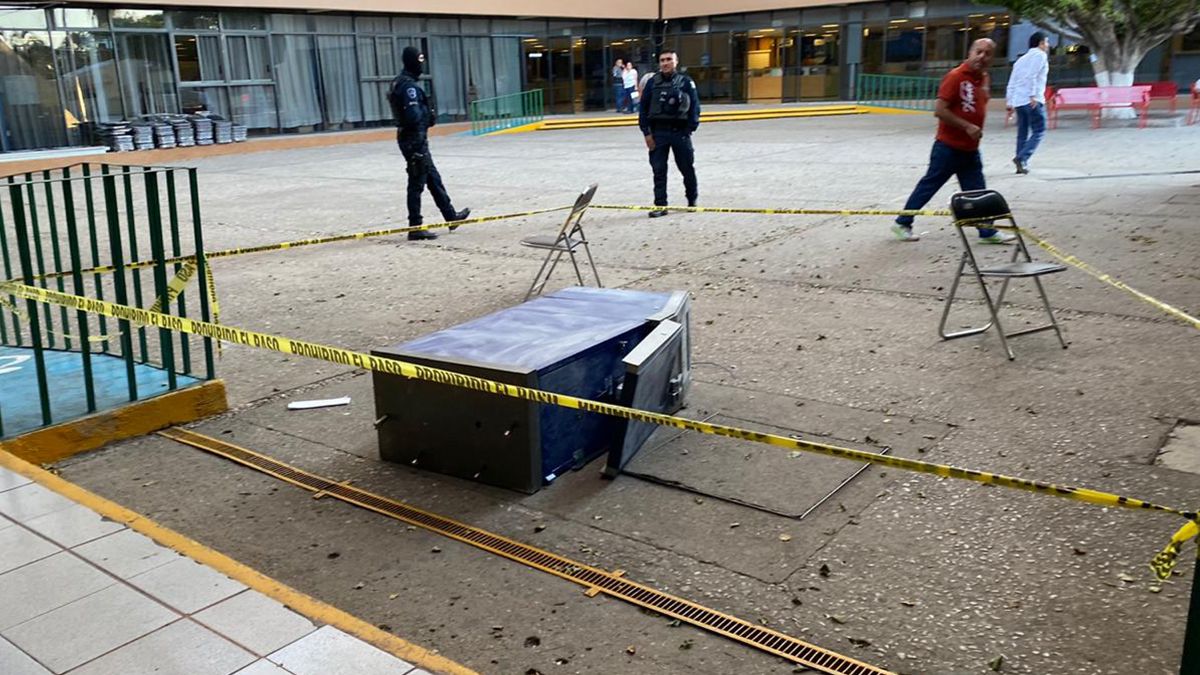 24 Morelos Cajero Automático robo IEBEM