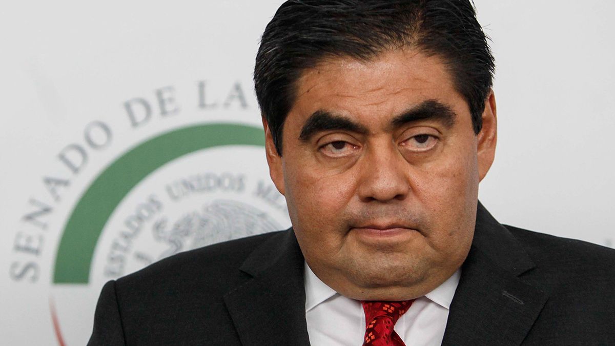 Barbosa se queja que no le han llegado cubrebocas