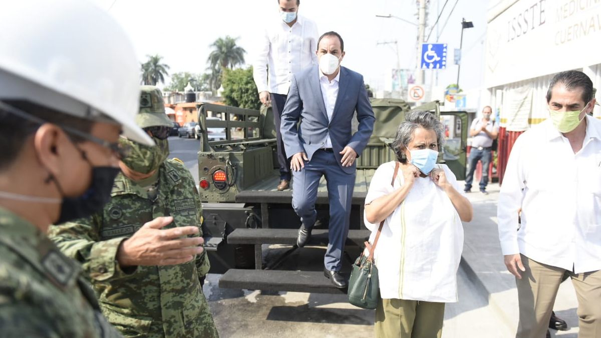 Recorre Cuauhtémoc Blanco hospitales en Cuernavaca