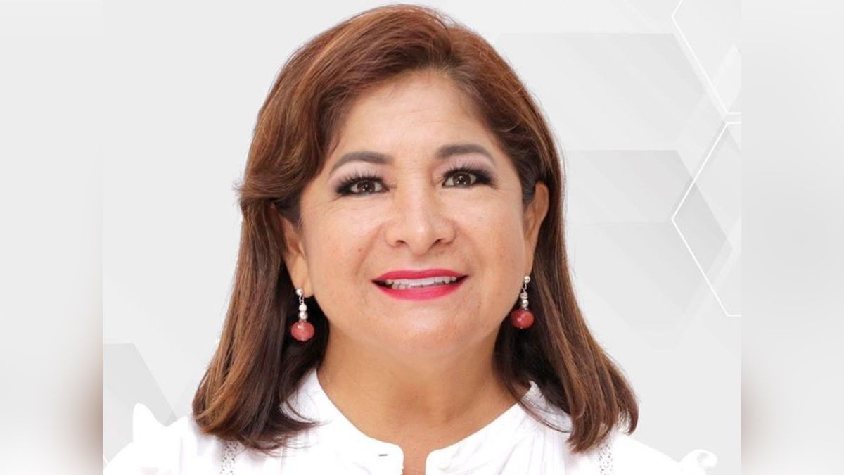 24 Morelos Ecuador Funcionaria