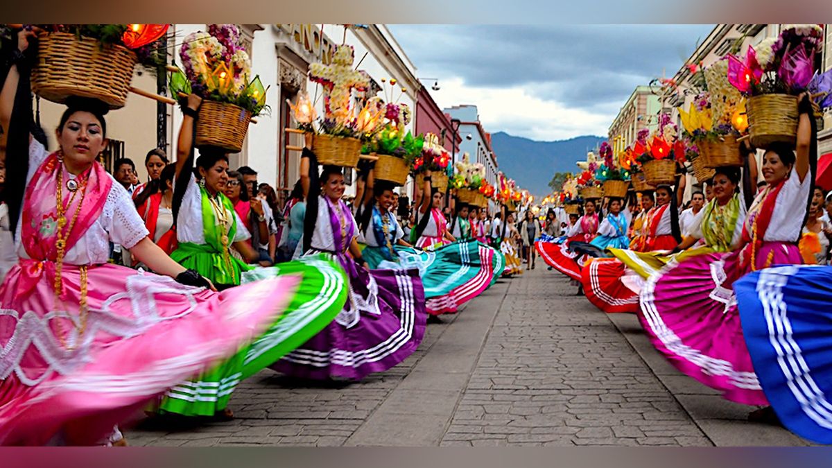 24 Morelos Guelaguetza Oaxaca tradiciones