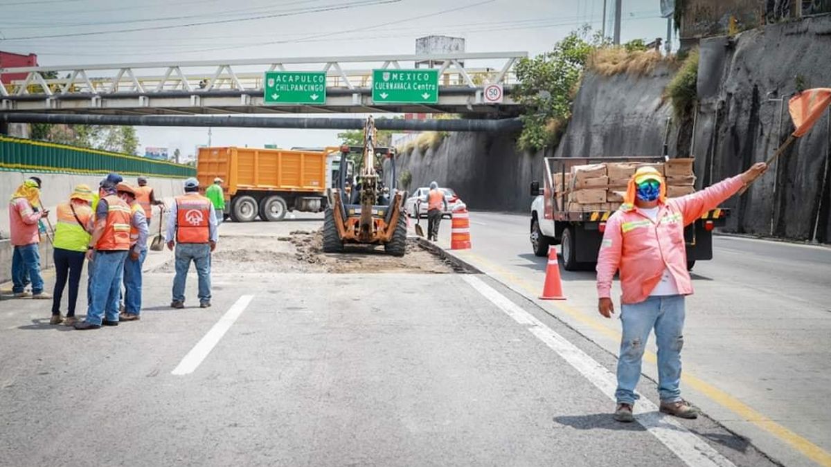 Supervisan hundimiento en el Paso Exprés Cuernavaca