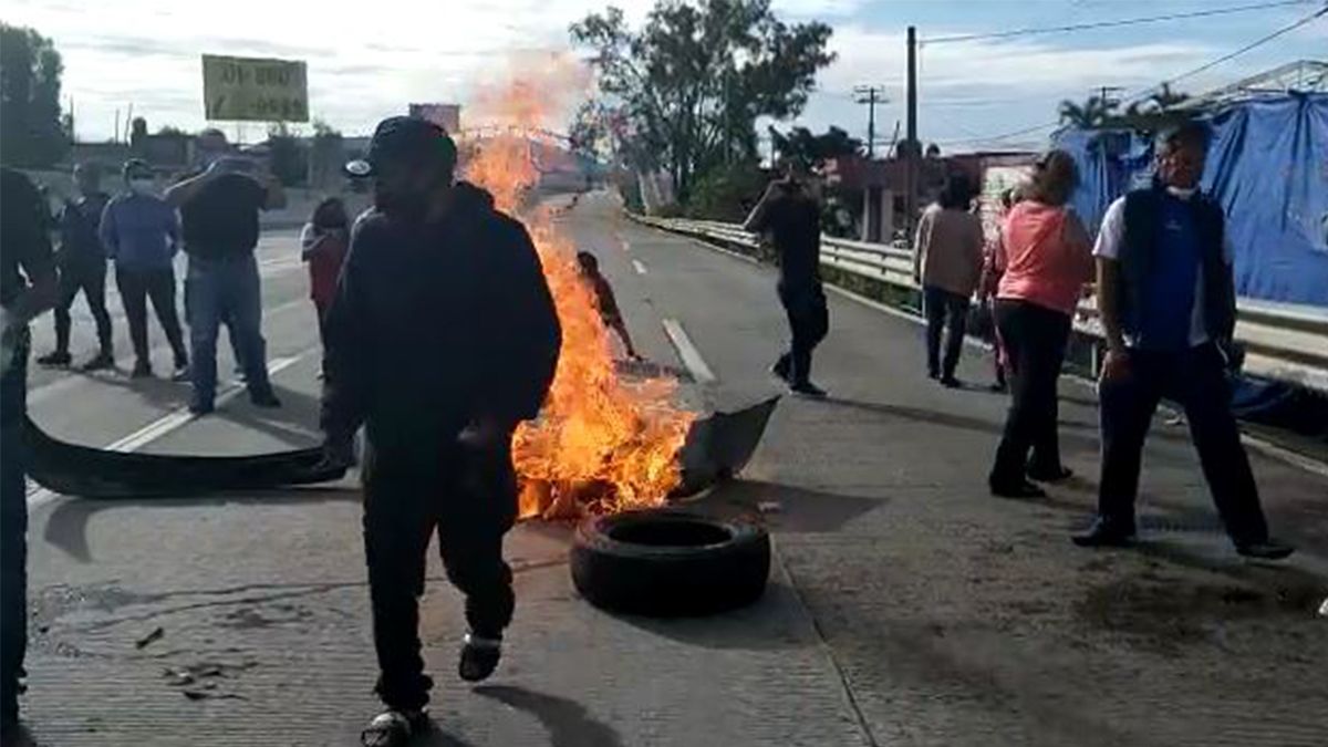 VIDEO: Bloquean Paso Exprés de Cuernavaca