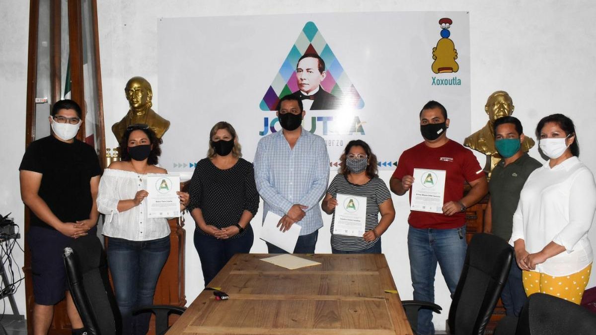 24 Morelos reconocen a comerciantes de Jojutla
