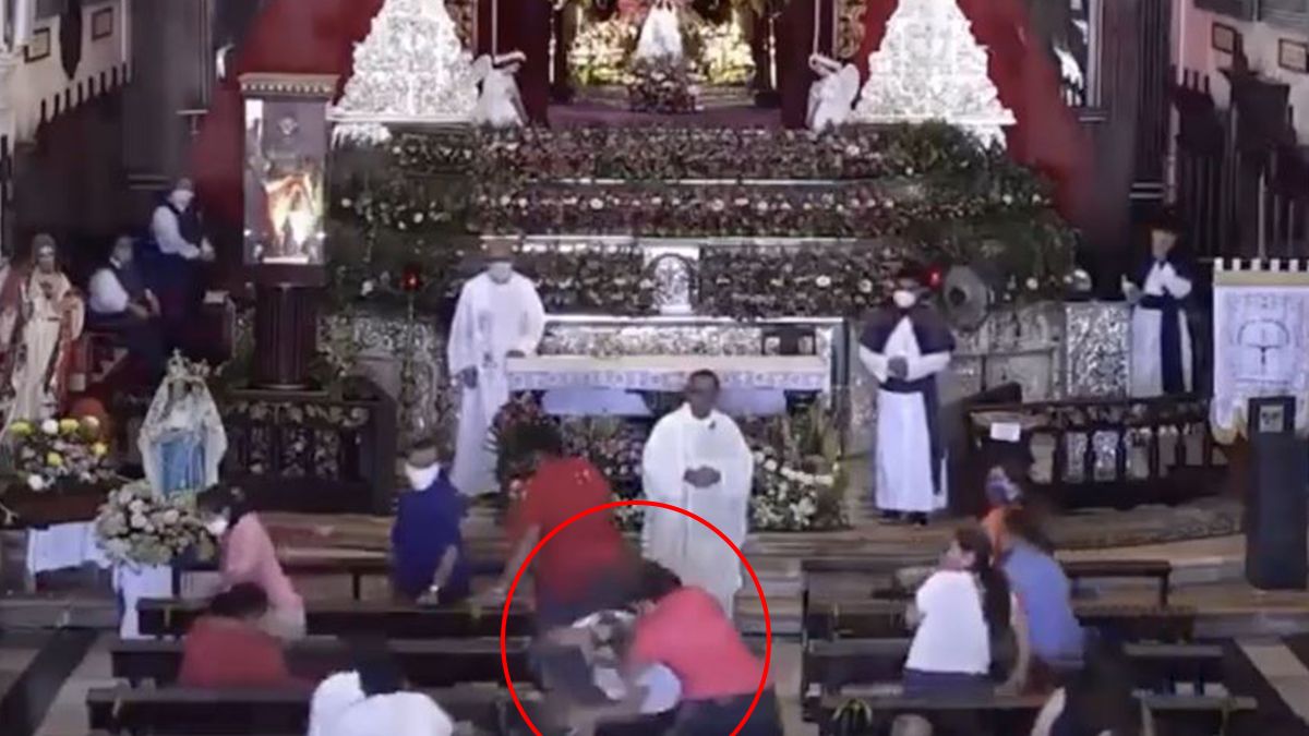 VIDEO: Agrede a dos señoras en plena misa en Campeche