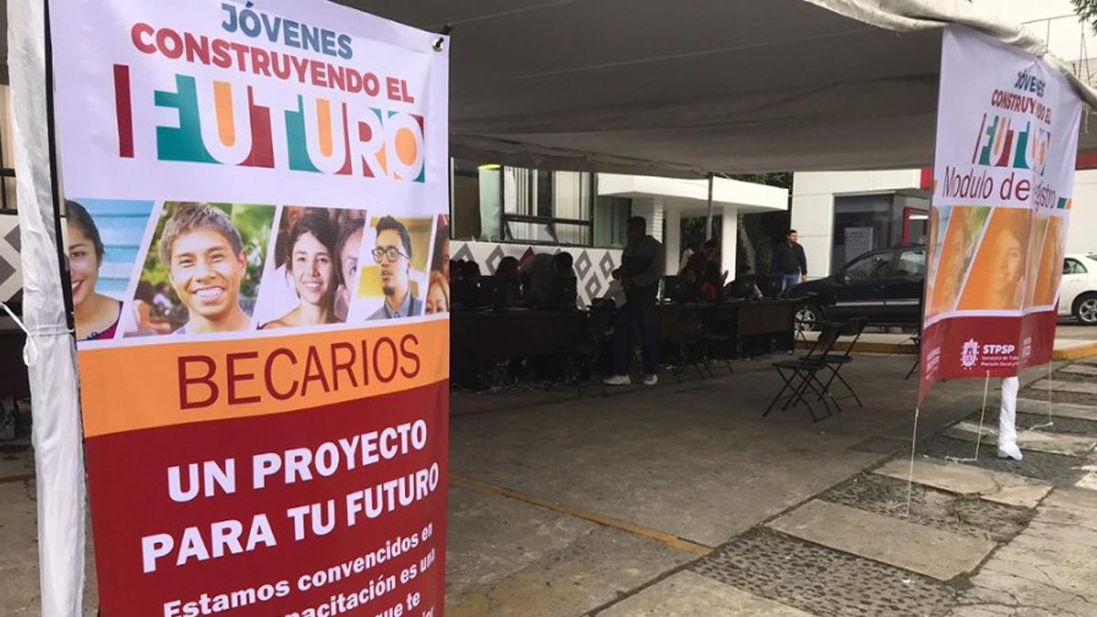 Aumentan becas del Gobierno de México