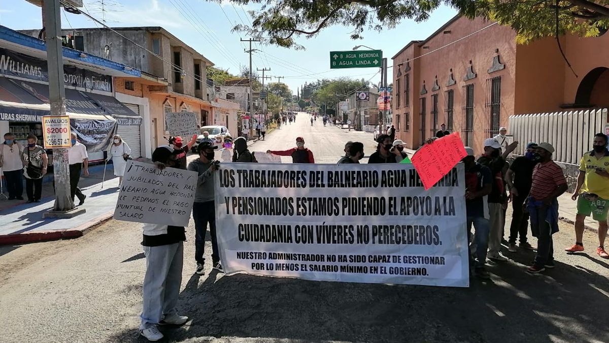 Exigen pago trabajadores de balneario Agua Hedionda