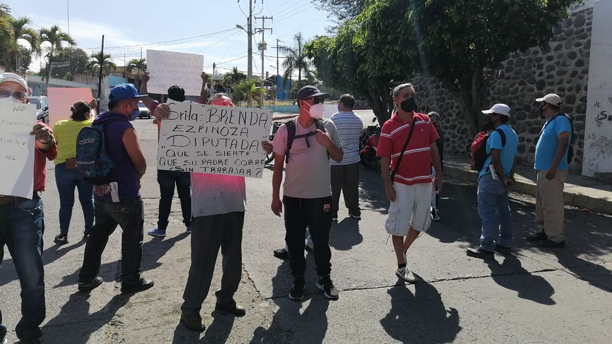 Trabajadores de balneario en Cuautla sufren falta de pago