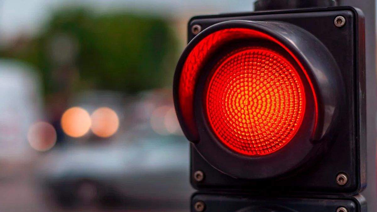 24 Morelos Semáforo Rojo