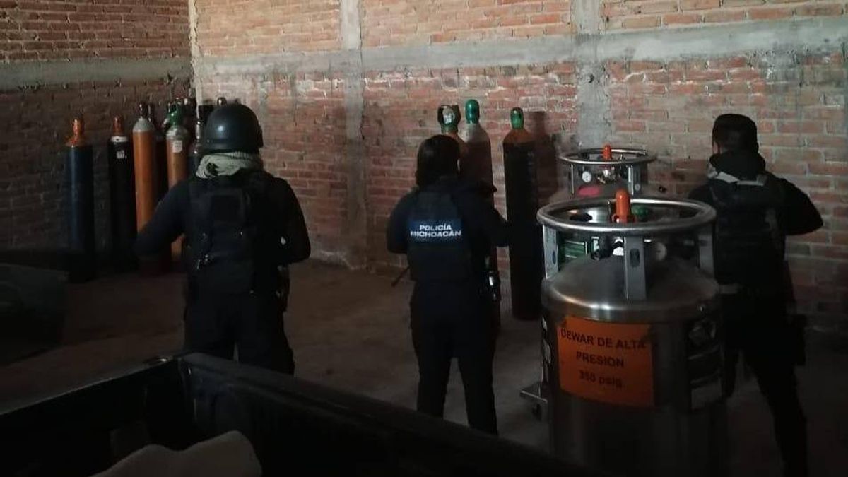 Recuperan tanques de oxígeno robados en Michoacán