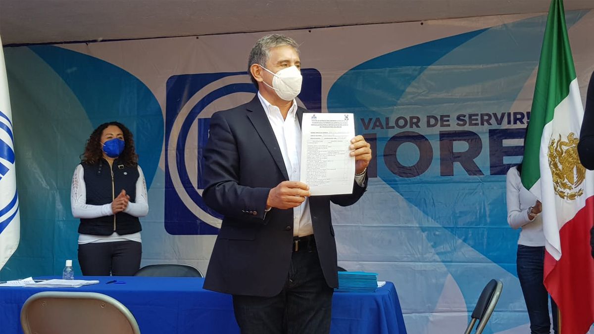 Se registra José Luis Urióstegui como precandidato del PAN a la alcaldía de Cuernavaca