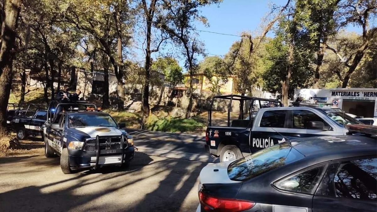 Roban auto en Huitzilac y se enfrentan a balazos con la policía