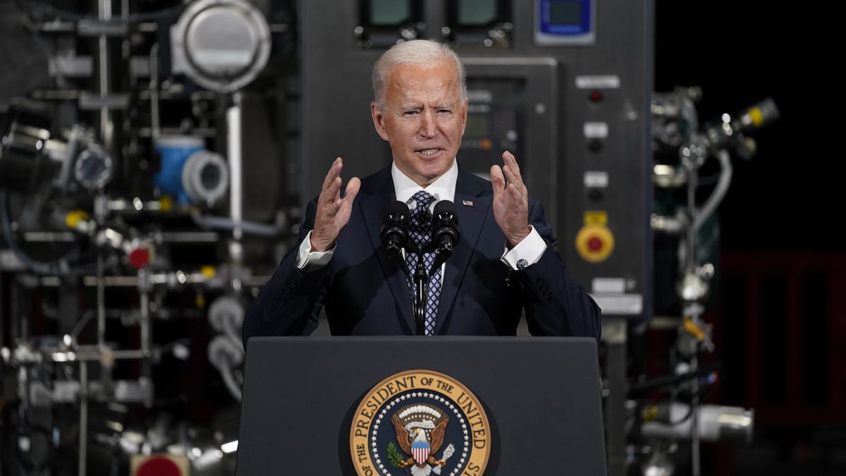 Biden ordena bombardeo en Siria donde murieron 17 personas