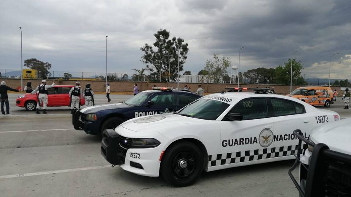 Elemento de la Guardia Nacional evita tragedia en gasolinera