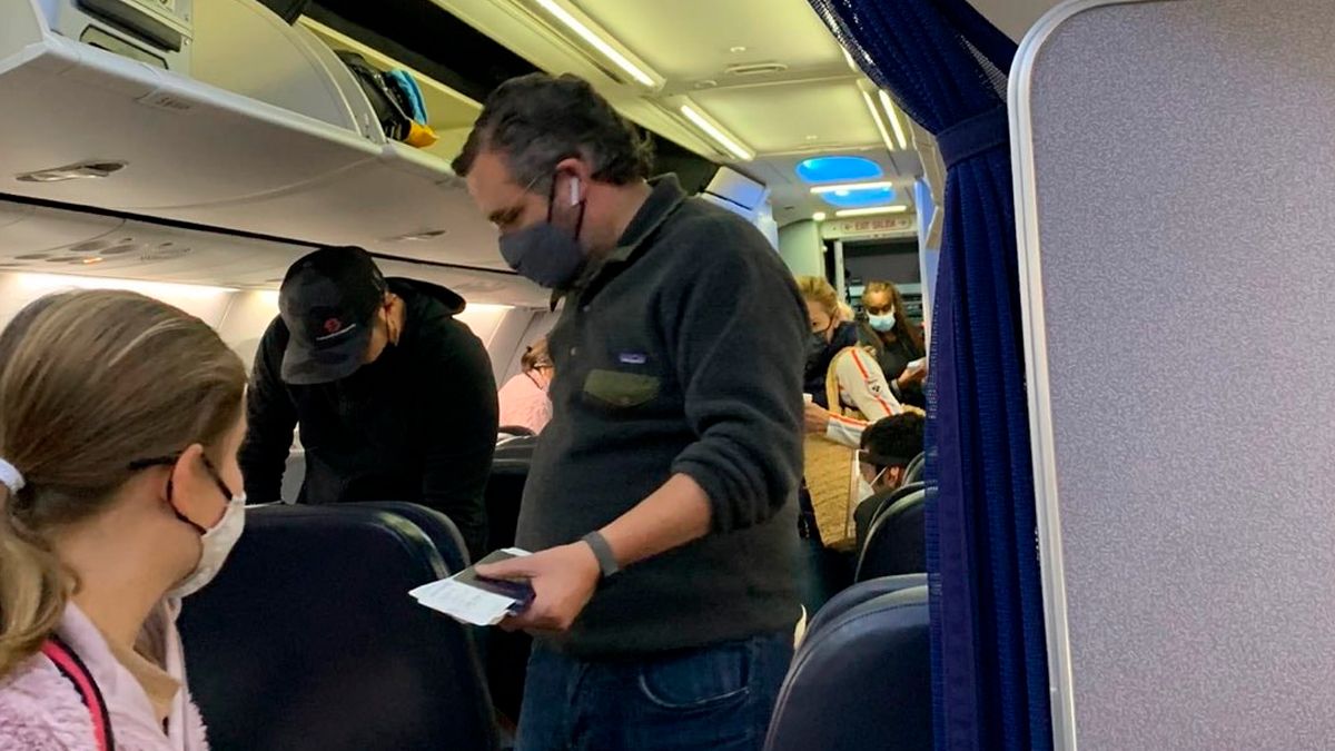 En plena helada, Senador de Texas viaja a Cancún