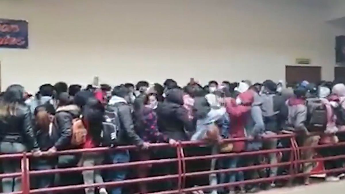 Detienen a 3 personas por muerte de estudiantes en Bolivia