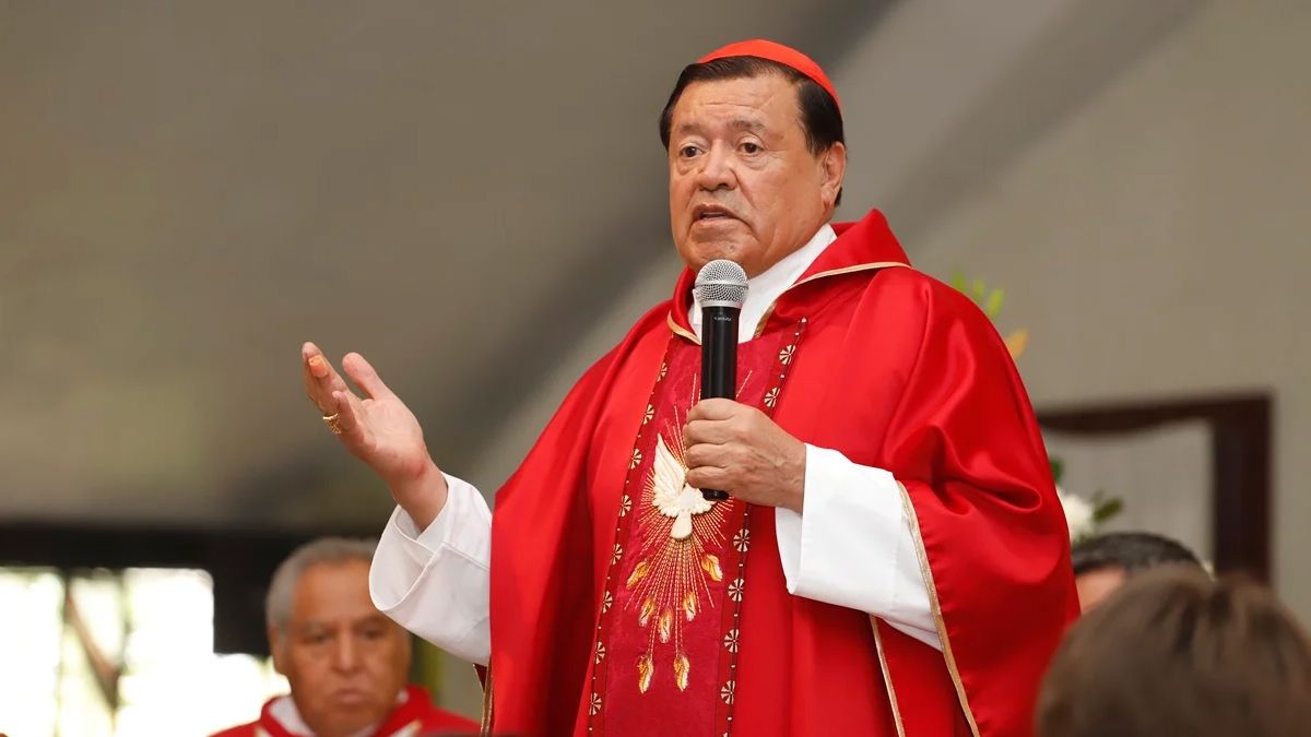 Dan de alta a Norberto Rivera tras padecer COVID-19