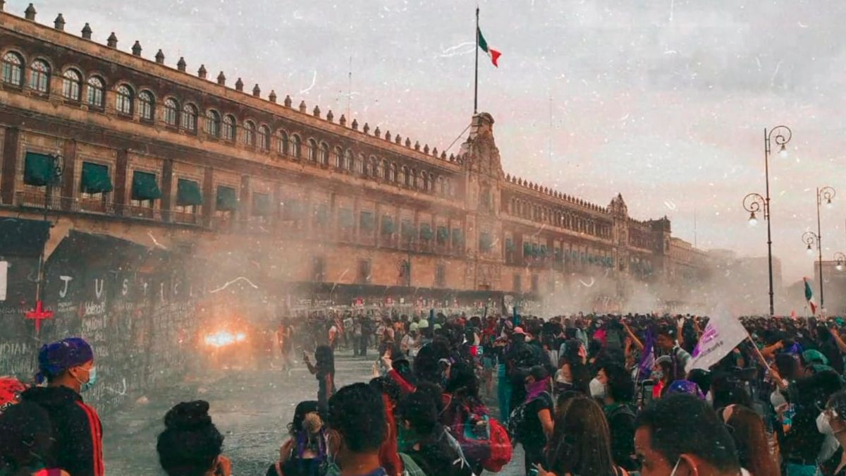 Pide AMLO no castigar por actos vandálicos en marcha del 8M