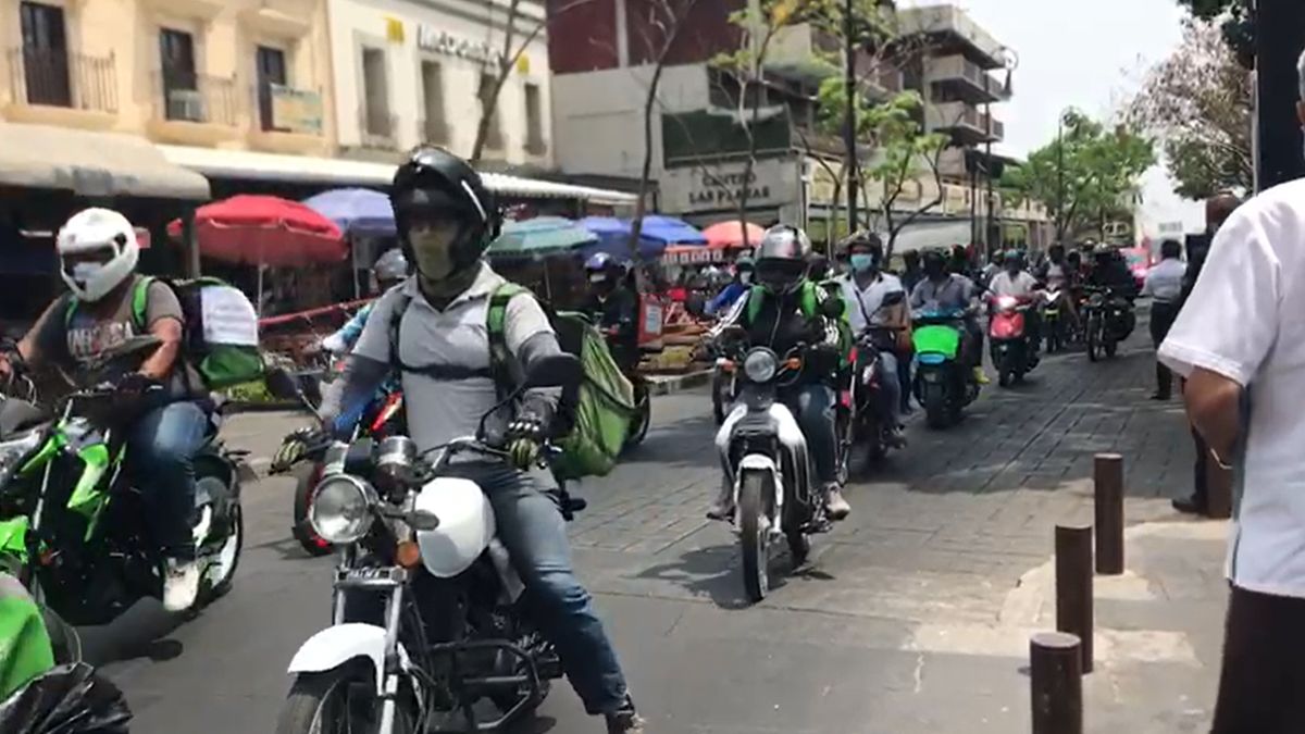 Se manifiestan repartidores de comida en Cuernavaca