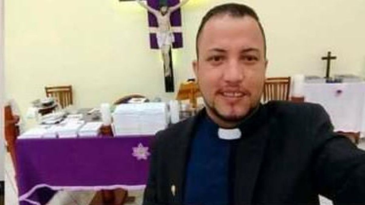 Se hace pasar por sacerdote para pedir diezmos