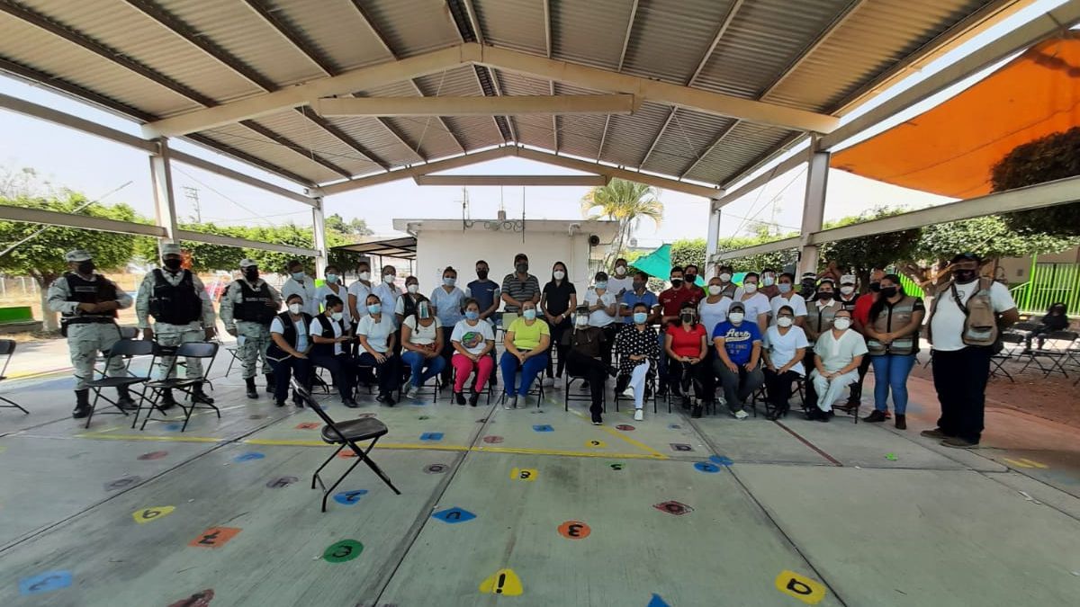 Apoya Dirección de Atención Ciudadana en módulos de vacunación