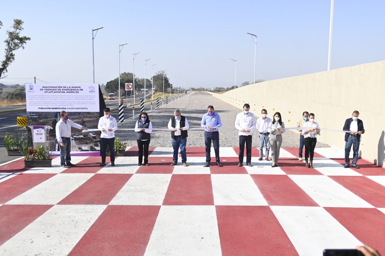 Inauguran rampa de frenado en Atlatlahucan