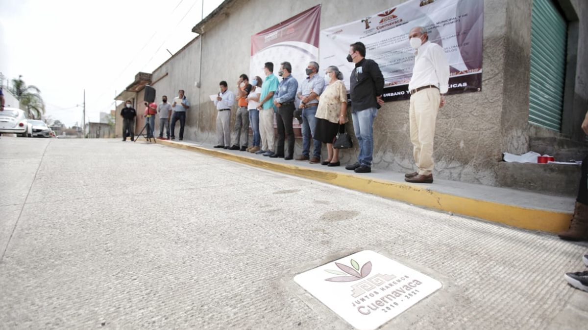 Entregan pavimentación de calle al norte de Cuernavaca