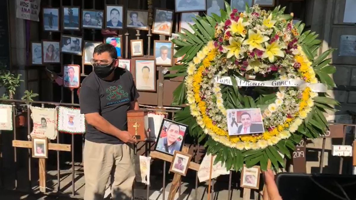 Compañeros dan último adiós al periodista José Luis García Tapia