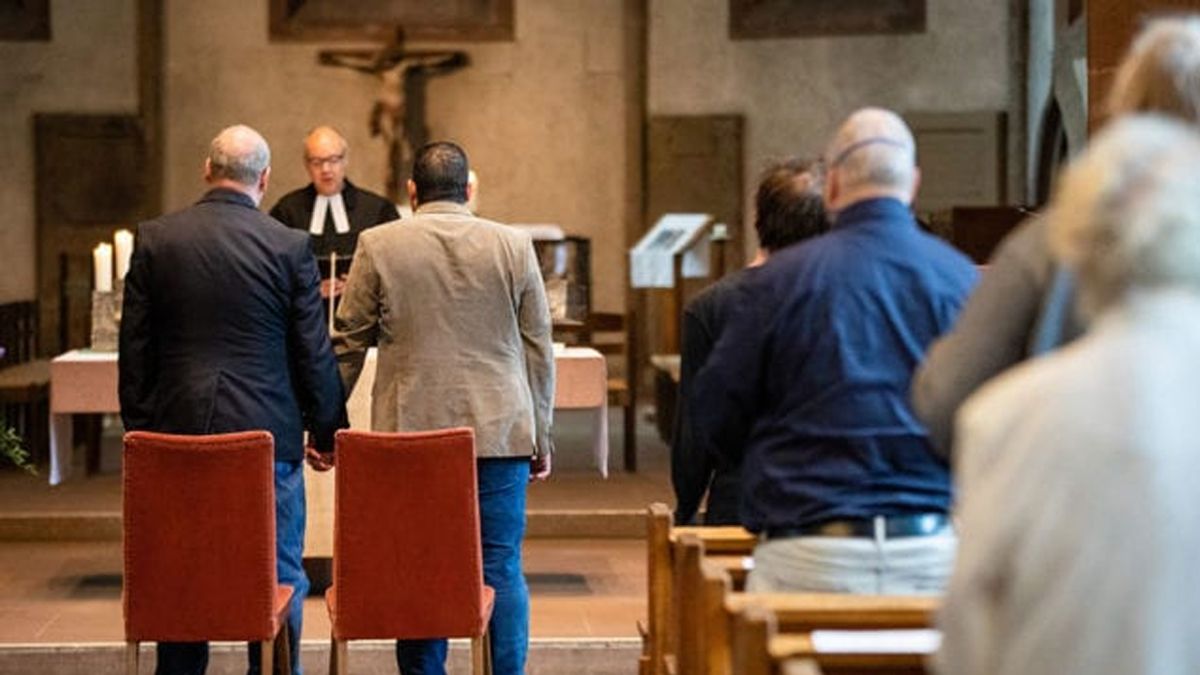 Bendecirán sacerdotes uniones homosexuales el próximo 10 de mayo