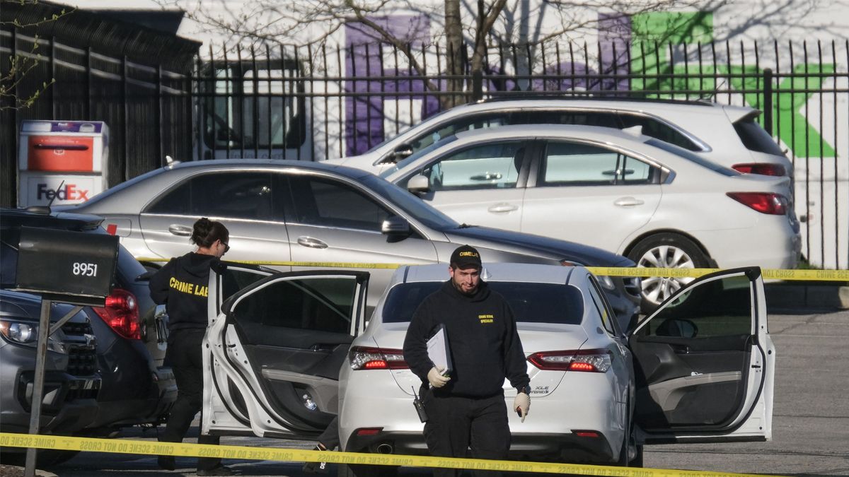 Tiroteo en oficinas de FedEx deja 8 muertos