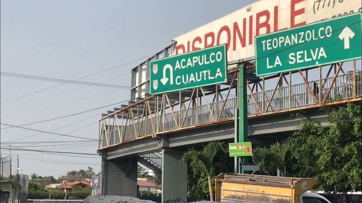 Denuncian robos en puente peatonal de Cuernavaca