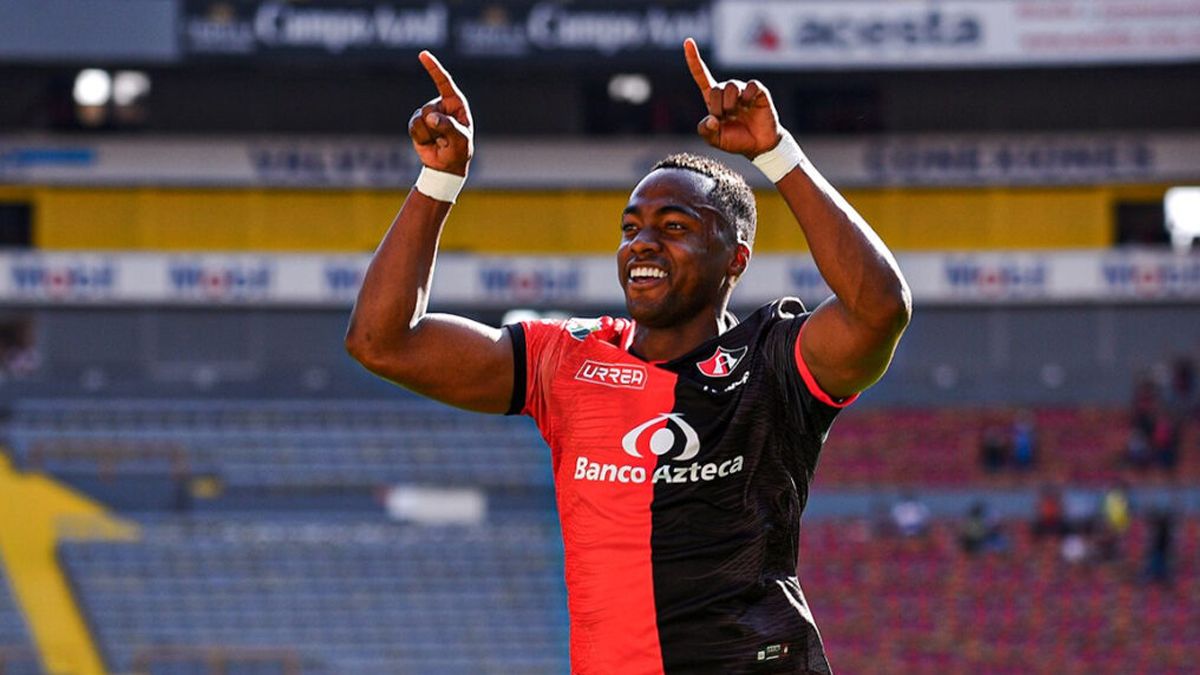 Absuelven a futbolista acusado de violencia intrafamiliar