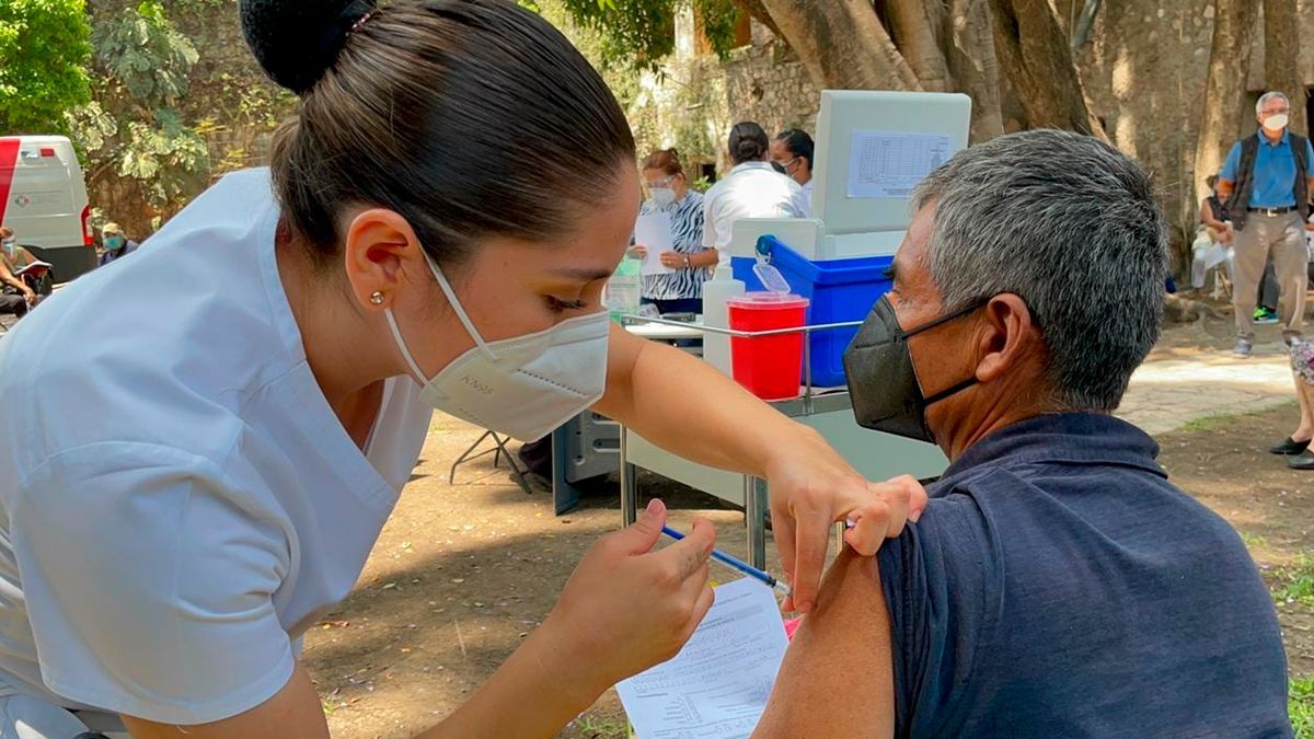 Podrían aplicar terceras dosis de la vacuna contra COVID-19
