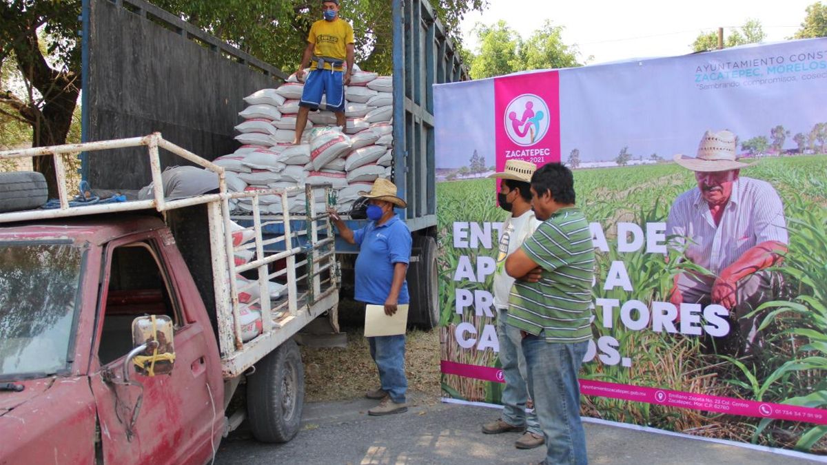 Entregan apoyo a productores cañeros de Zacatepec