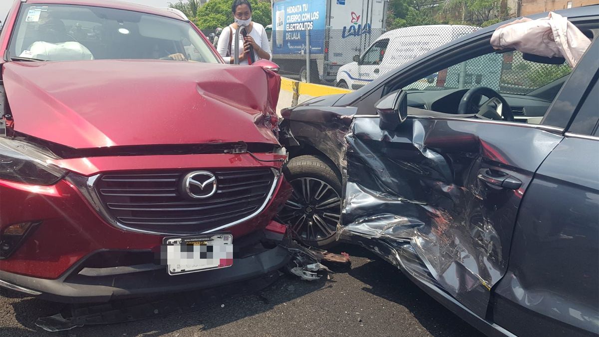 Atiende Protección Civil Cuernavaca carambola en Paso Exprés