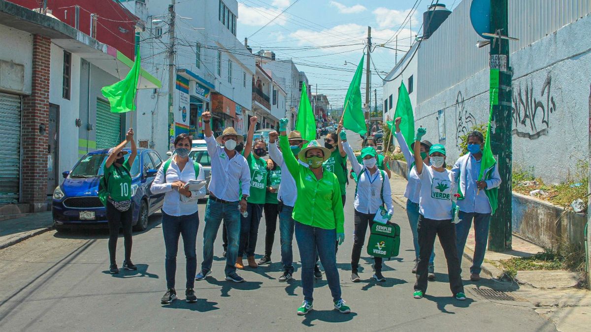 Recorre Cynthia Pérez Suero la colonia Lomas de Ahuatlán