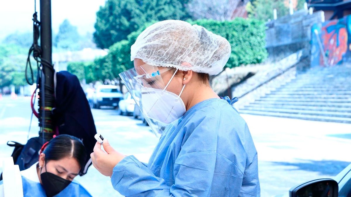 Autorizan aplicar vacuna contra COVID-19 a menores de edad en México