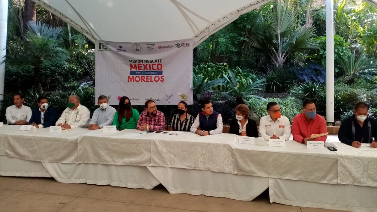Candidatos a la alcaldía de Cuernavaca firman compromisos con asociación