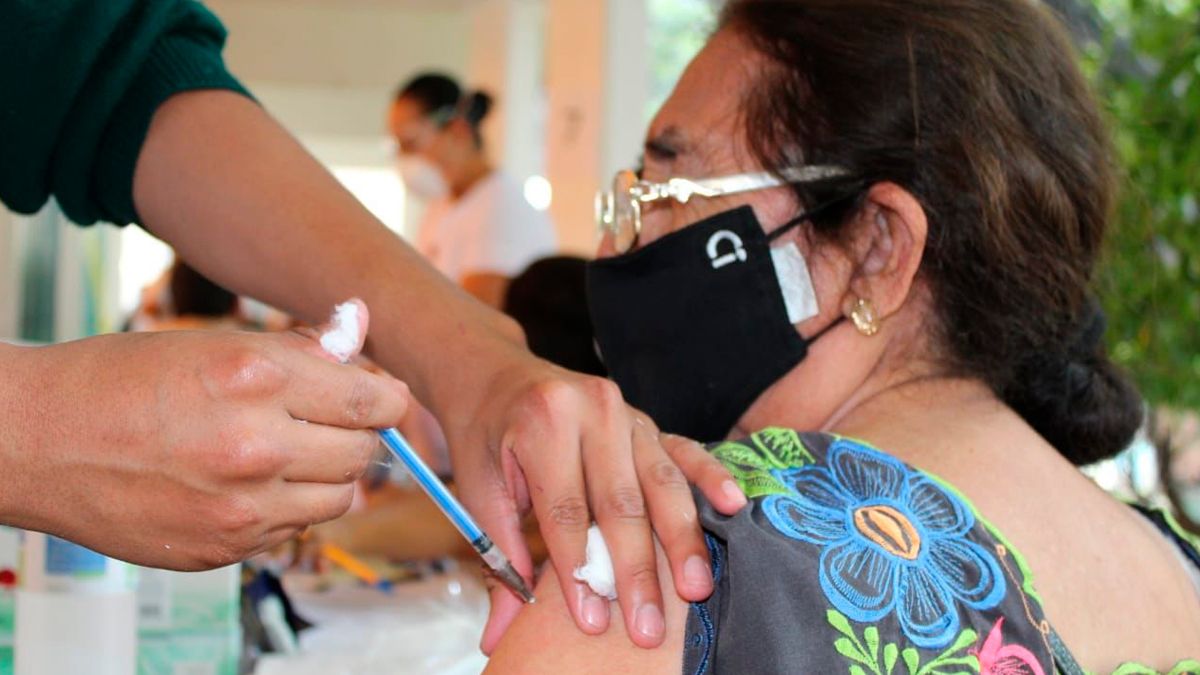 Por tormenta invernal en EEUU se retrasa llegada de vacunas para maestros