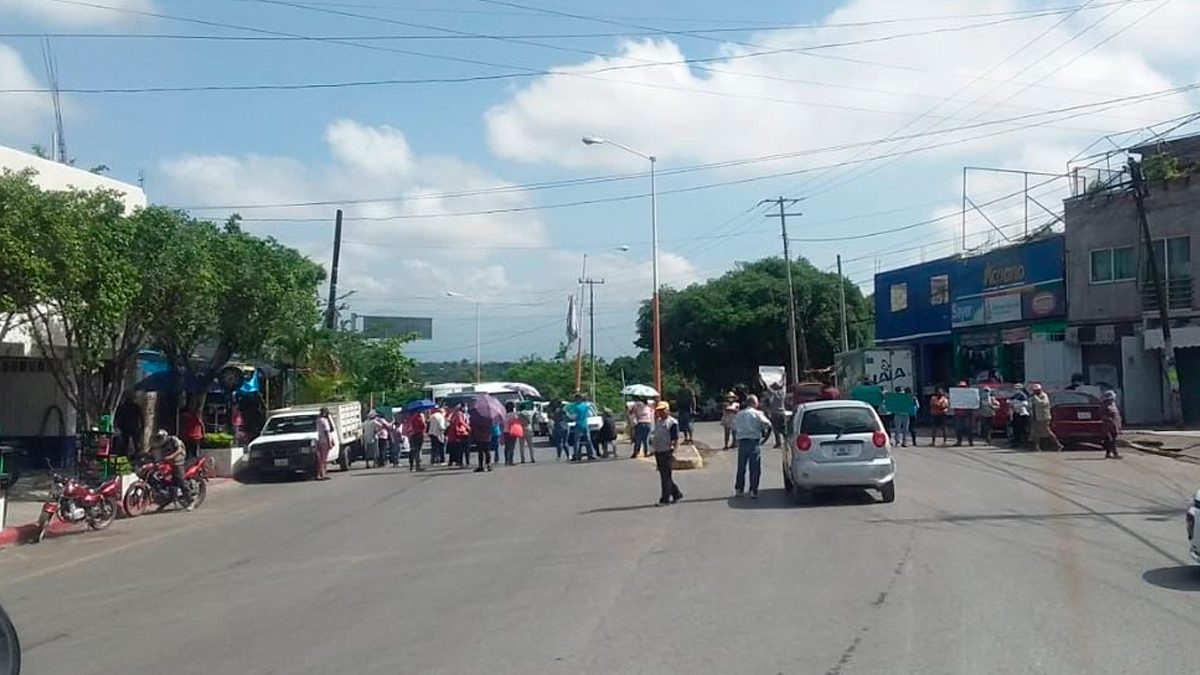24 Morelos Bloqueo en Xochitepec
