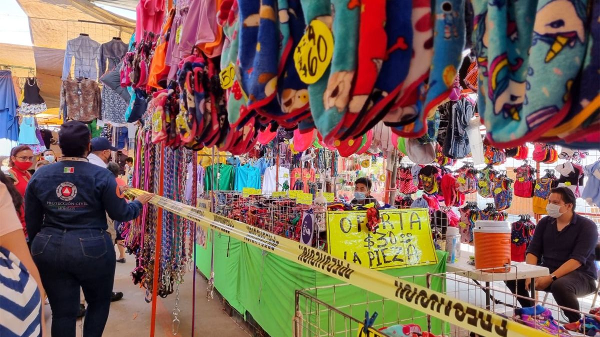 Clausuran locales del Tianguis de Temixco que incumplieron medidas sanitarias