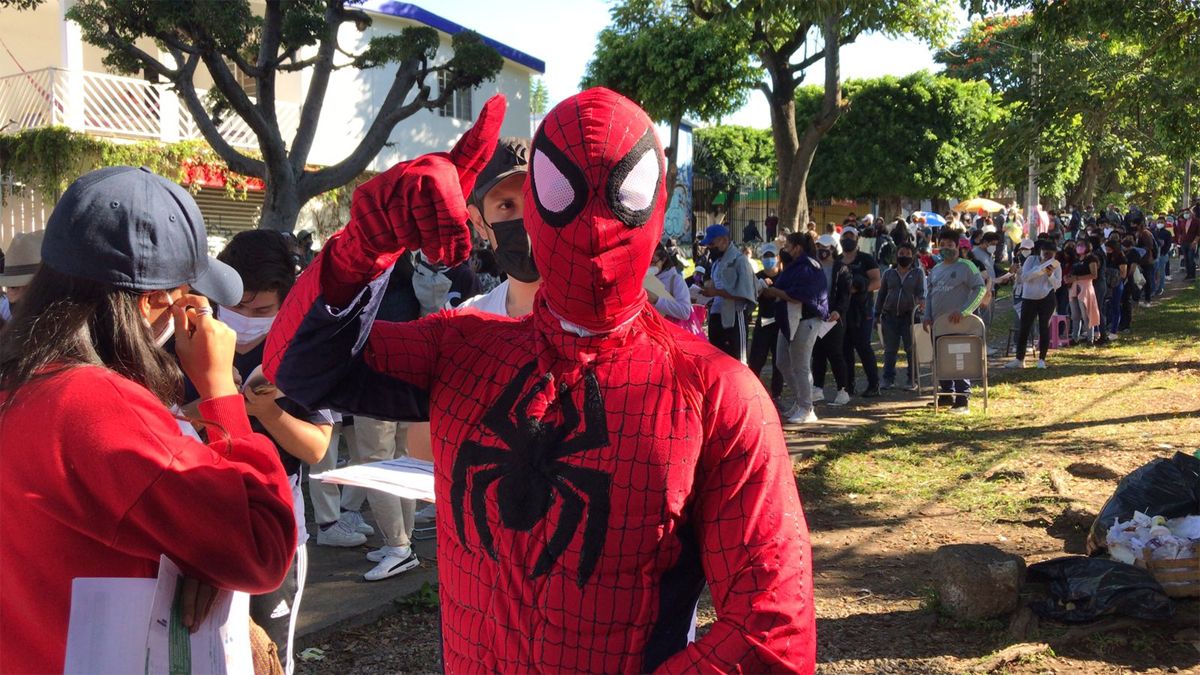 Vence al cáncer y se vacuna por los que no pudieron