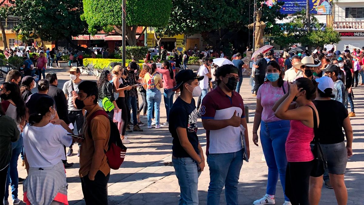 Gran afluencia de jóvenes en módulos de vacunación en Jiutepec